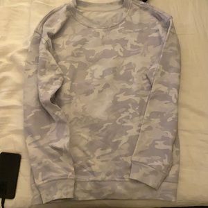 LULU crewneck
